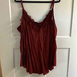 LAST CHANCE! 
Tank top with lace and buttons